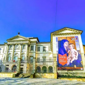 Db House, Town Center , Bergamo Italia